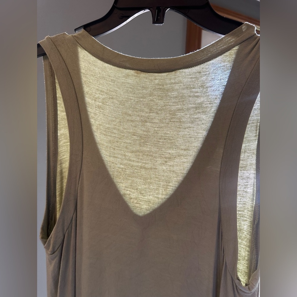 Charlotte Avery Green Sleeveless Dress. Medium. Bundle 4 Deals! - Picture 15 of 15